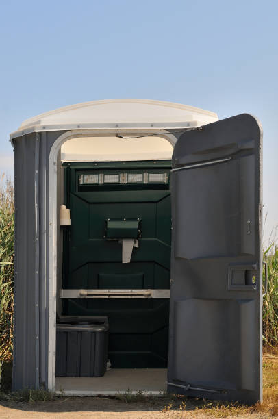 Best Porta potty rental near me  in Massillon, OH